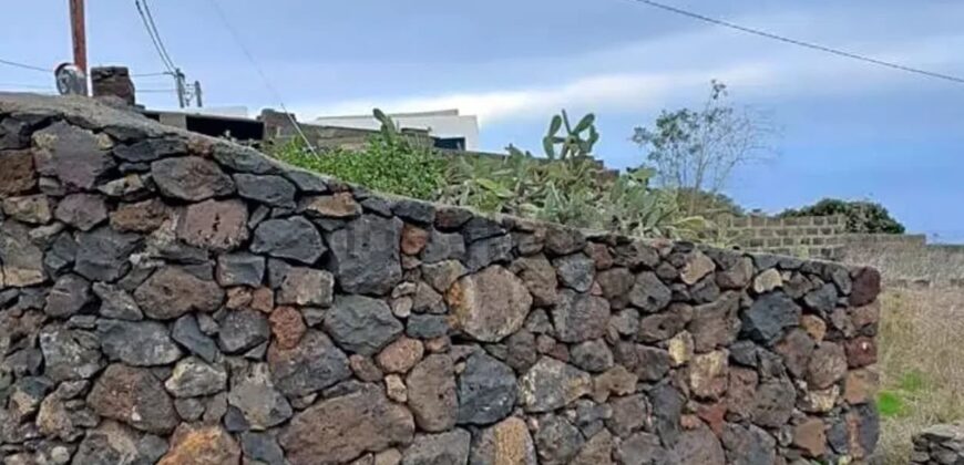 Terreno en venta en Calle la Carrera