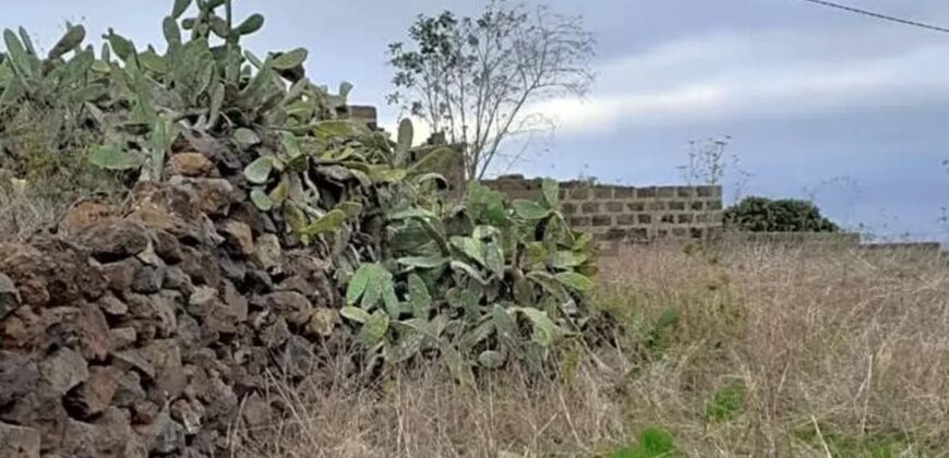 Terreno en venta en Calle la Carrera
